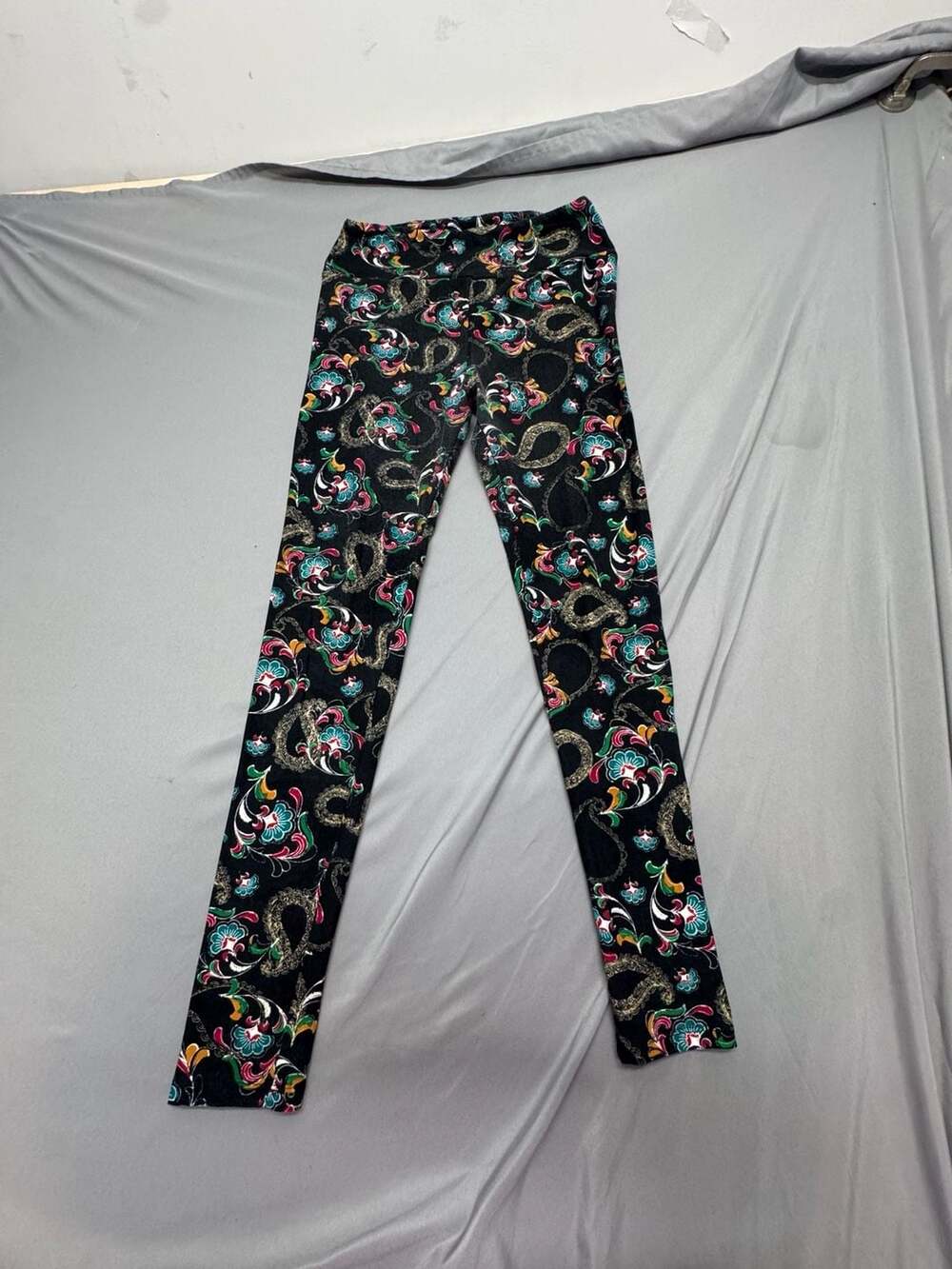 LuLaRoe Leggings One Size Black Floral Patterned Buttery Soft
